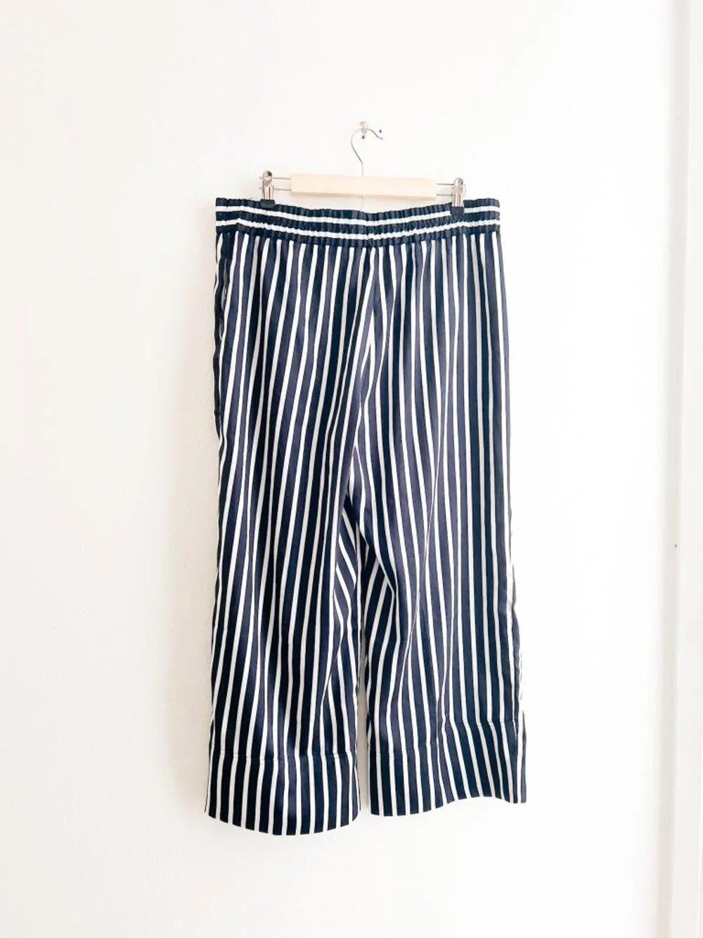 J. Crew Pull-on Crop Pant in Navy/White Nautical Stripe SZ 12 - Picture 7 of 7